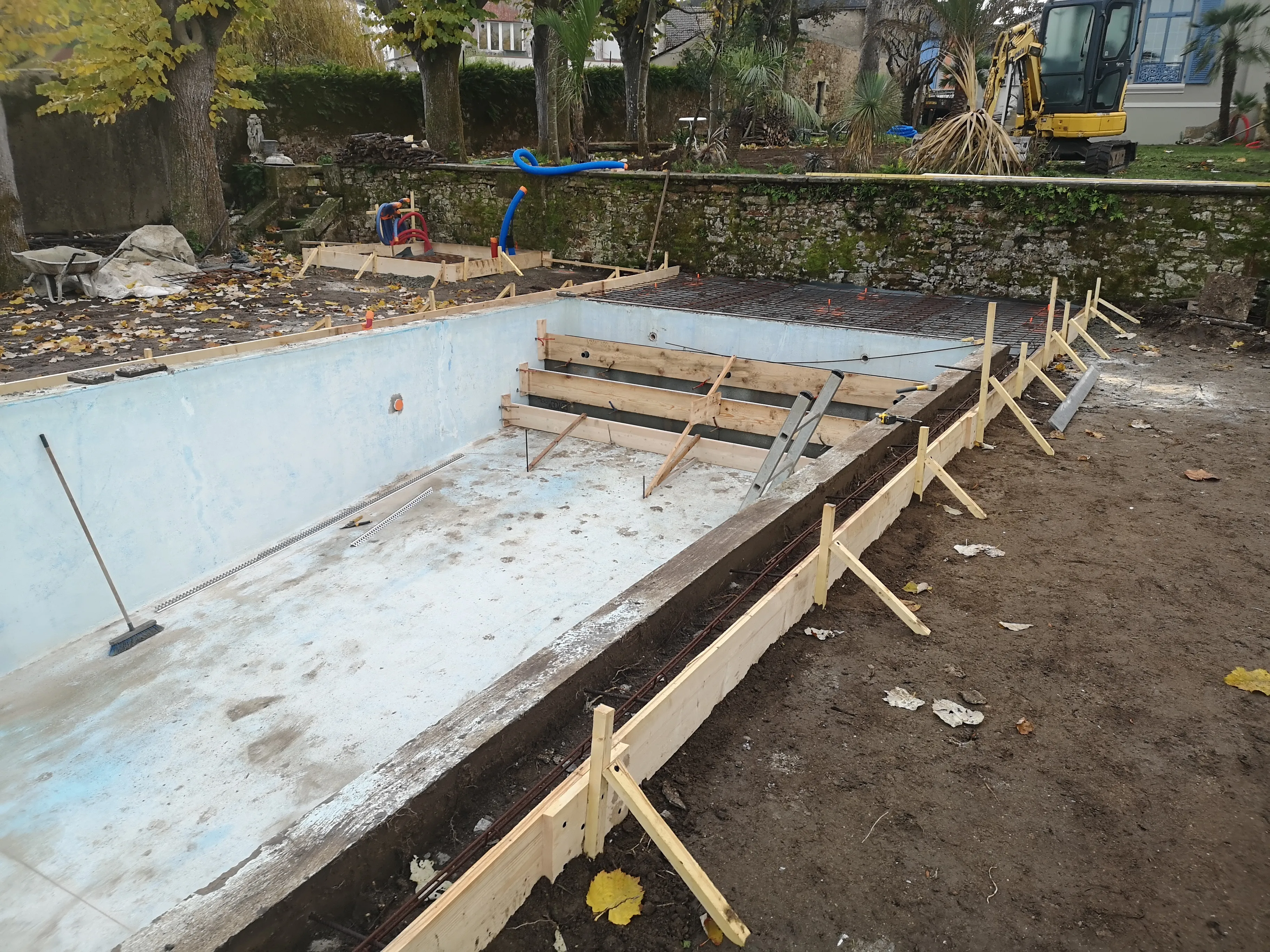 Construction de l’escalier et préparation des terrasses