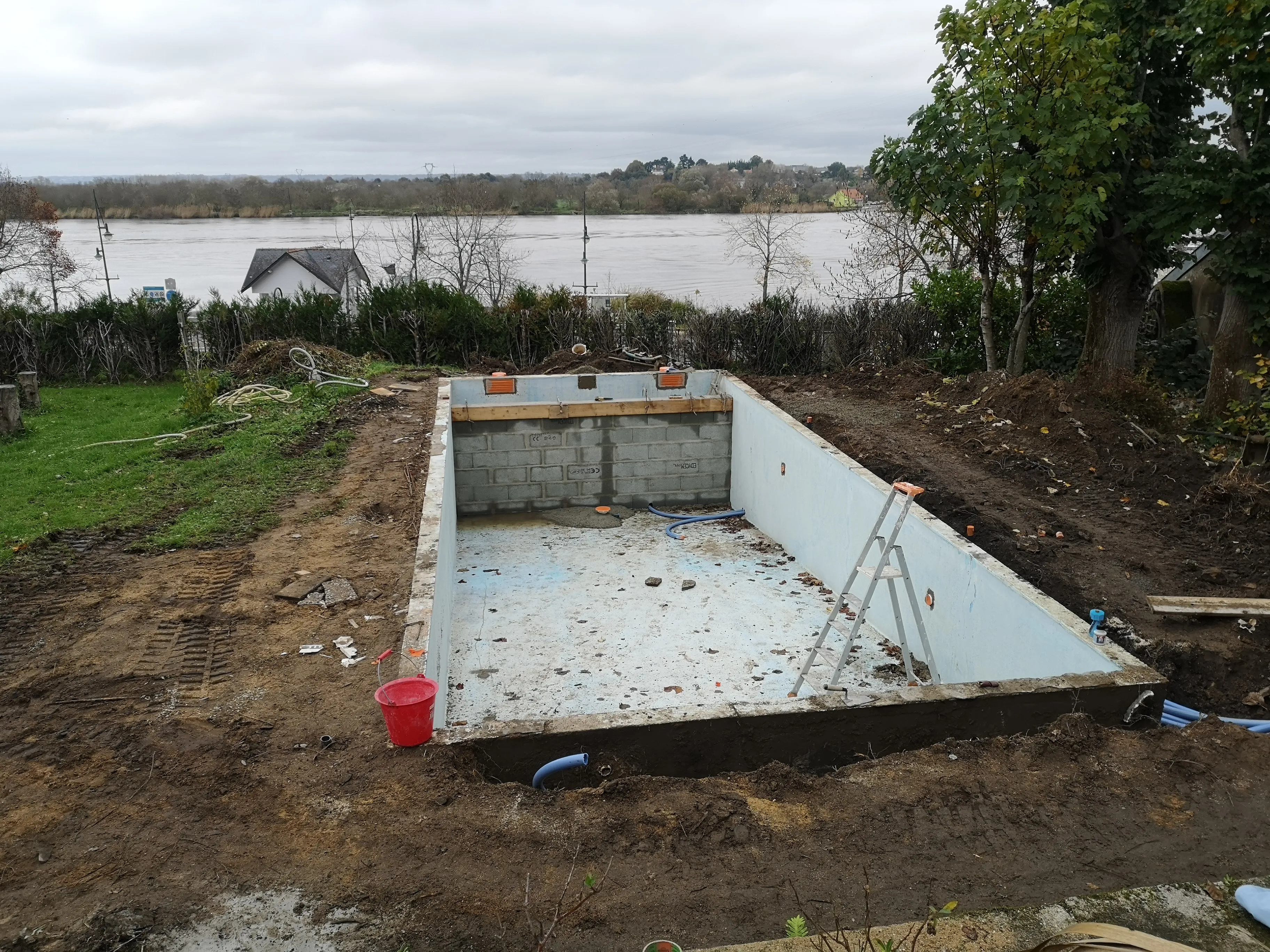 Construction d’un mur pour volet immergé