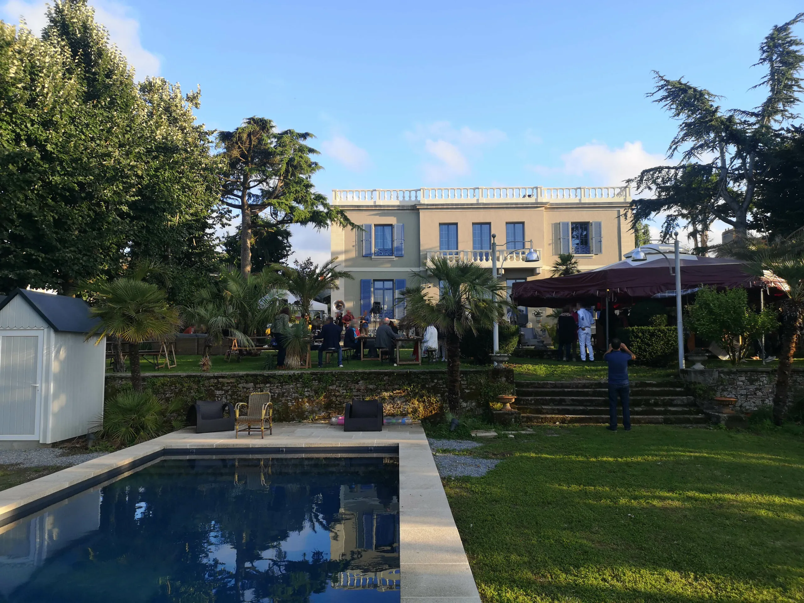 Piscine rénovée prête pour la baignade