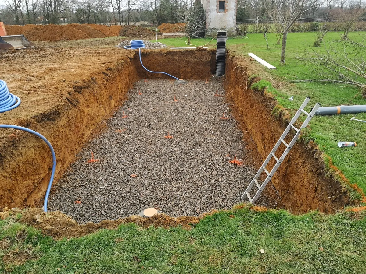 Terrassement et préparation du terrain pour piscine à Pornic